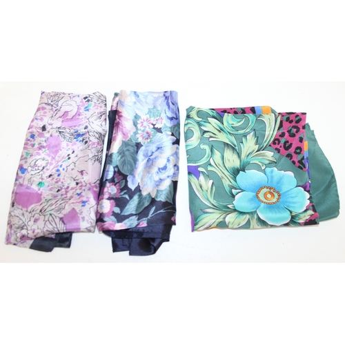 205 - Qty of mixed ladies' scarves, many labelled 100% silk but most suspected to be silk, to incl example... 