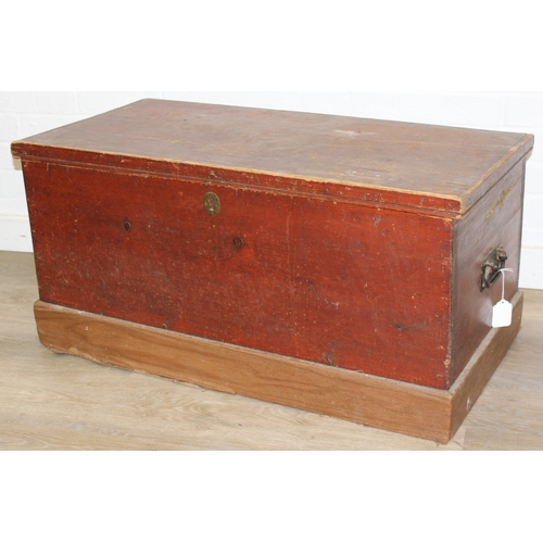 87 - A vintage stained pine trunk or tool box with iron handles, 90cm x 44cm x 43cm