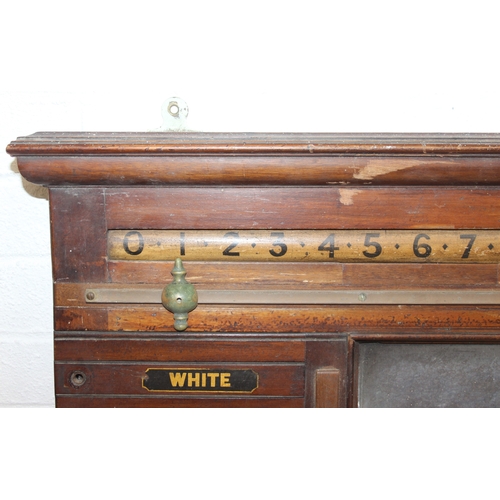 290 - An antique or vintage wooden wall-mountable snooker scoreboard with chalkboard to centre, 110cm W x ... 