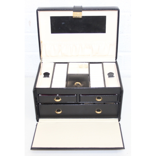 220 - Mix of vintage items to incl small clutch bag, black jewellery box with multi-compartments, hats, wi... 