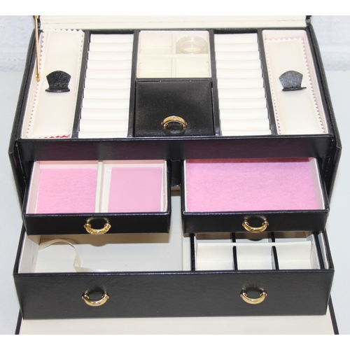 220 - Mix of vintage items to incl small clutch bag, black jewellery box with multi-compartments, hats, wi... 