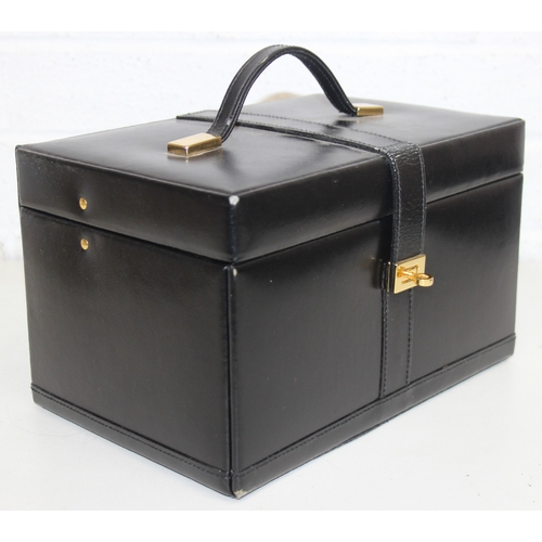 220 - Mix of vintage items to incl small clutch bag, black jewellery box with multi-compartments, hats, wi... 