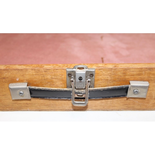 296 - Tabletop glazed display case with metal reinforced corners & carry handle, ideal display case for an... 