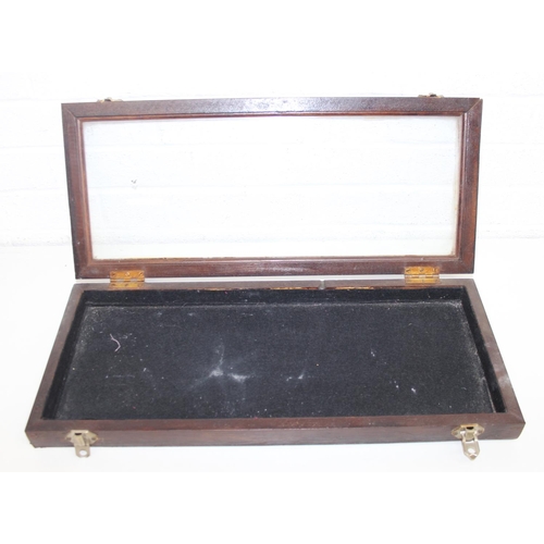 297 - Slimline tabletop glazed display case, ideal for antique fairs, 59 x 27 x 6cm