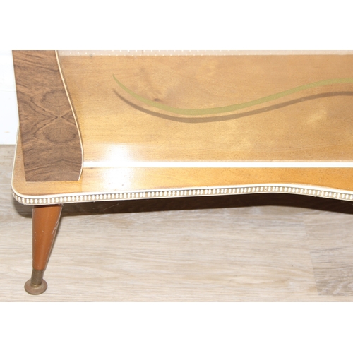 62 - A retro 1950's display or cocktail cabinet with mirror front and glass shelves, 91cm x 28cm x 93cm