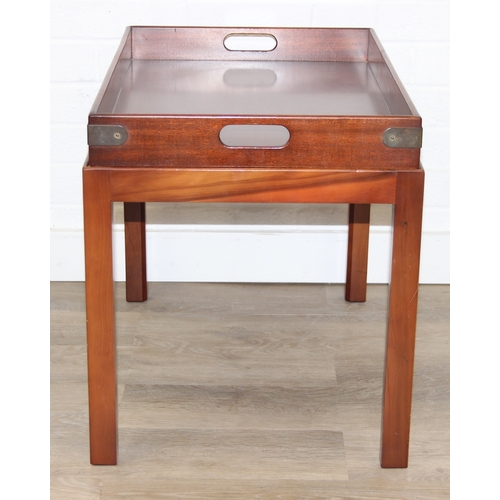 194 - An antique style butler's serving tray on stand, mahogany finish, 20th century, 66cm x 43cm x 50cm