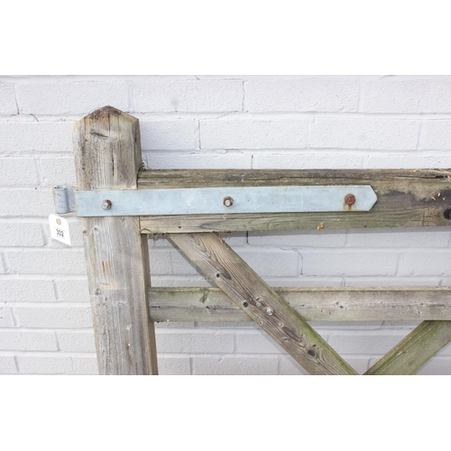 302 - Weathered five bar wooden garden gate, 203cm wide x 122cm tall