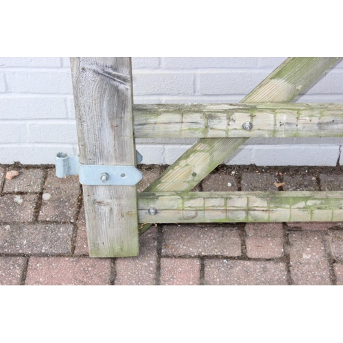 302 - Weathered five bar wooden garden gate, 203cm wide x 122cm tall