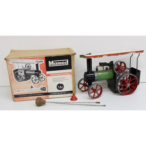 684 - Vintage Mamod traction engine T.E.1, with accessories and original box, box 27cm x 15cm x 18cm