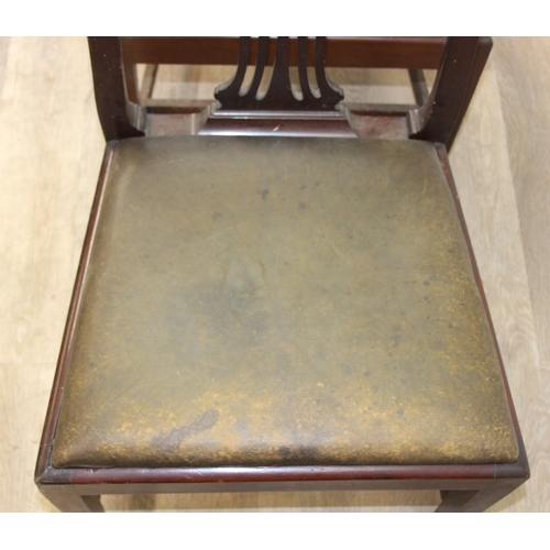 101 - A pair of Georgian mahogany dining chairs with green leather seats, each 89cm tall [2]