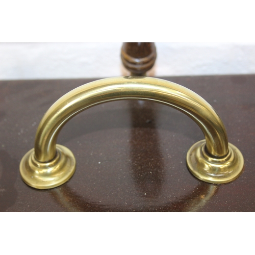 209 - An antique mahogany coal scuttle with polished brass fittings and shovel, 30cm wide x 44cm deep