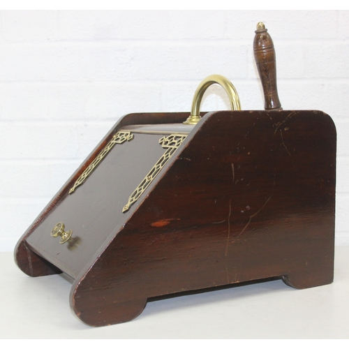 209 - An antique mahogany coal scuttle with polished brass fittings and shovel, 30cm wide x 44cm deep