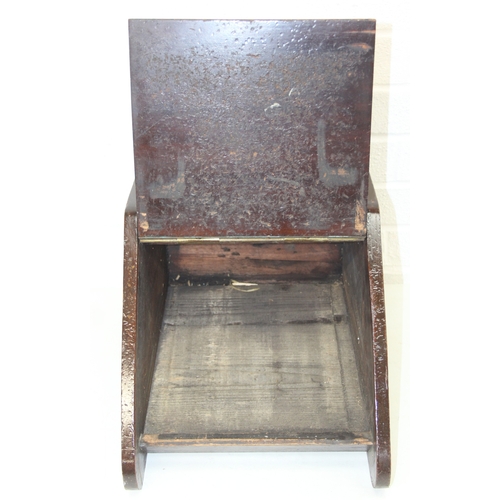 209 - An antique mahogany coal scuttle with polished brass fittings and shovel, 30cm wide x 44cm deep