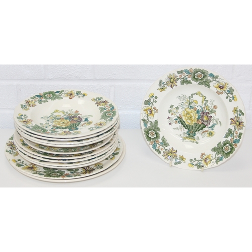 1581 - Qty of vintage Mason's Strathmore plates and bowls [12 pcs]