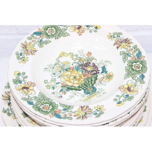 1581 - Qty of vintage Mason's Strathmore plates and bowls [12 pcs]