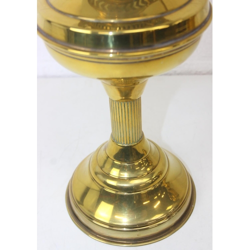 276 - Two brass and glass lamps, one an oil lamp and the other a gas lamp, one with chimney but both with ... 