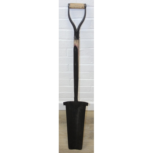 308 - Three assorted wooden handled garden tools to inc a vintage trenching shovel, fork and shovel [3]