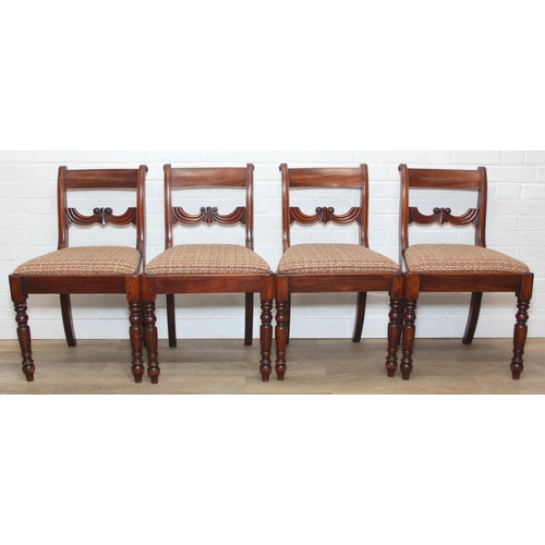 83 - A set of four Regency period mahogany dining chairs with carved back and turned legs, brown palette ... 