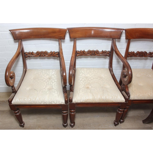 80 - A set of six Regency period mahogany dining chairs in the manner of Gillows, the set comprising of t... 