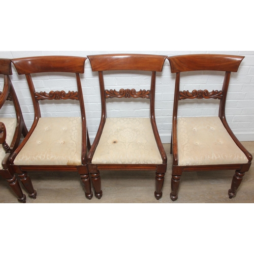 80 - A set of six Regency period mahogany dining chairs in the manner of Gillows, the set comprising of t... 
