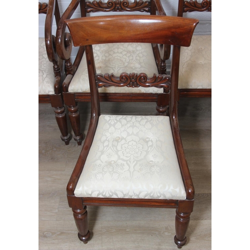 80 - A set of six Regency period mahogany dining chairs in the manner of Gillows, the set comprising of t... 