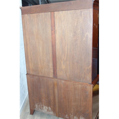 21 - William Tillman Furniture - a superb quality modern Georgian style display cabinet with glazed doors... 
