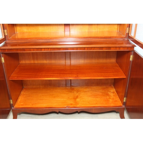 21 - William Tillman Furniture - a superb quality modern Georgian style display cabinet with glazed doors... 