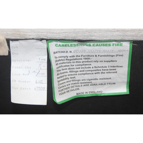 194 - Modern Chaises Longue with white button upholstery and wooden legs, 148cm x 64cm x 82cm...