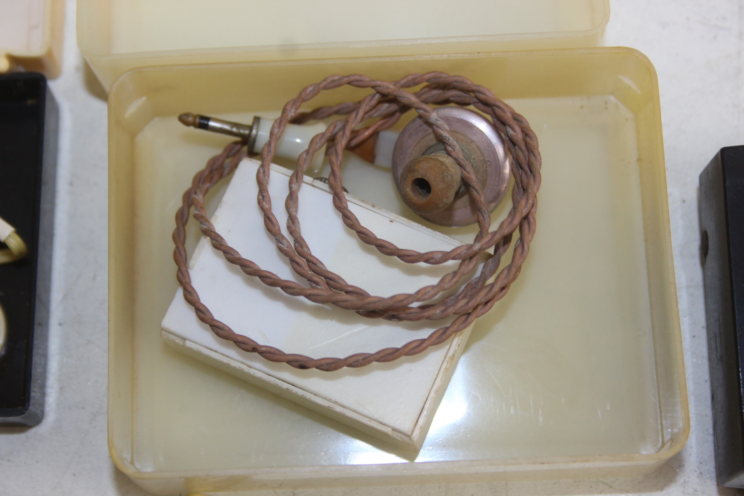 Qty of assorted small and earpiece radios to inc a Sinclair Micro 6 etc