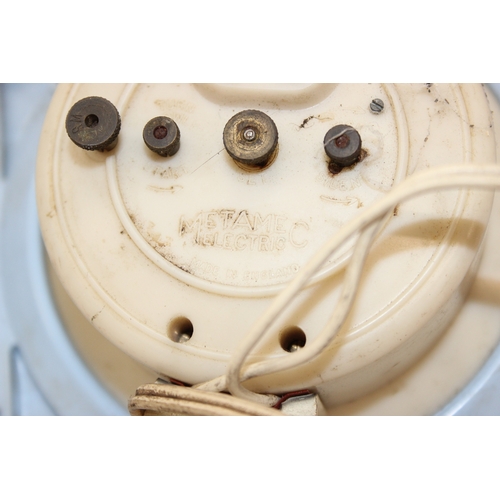 1306 - Qty of assorted vintage wall clocks to inc one marked for Camerer Cuss & Co of London 