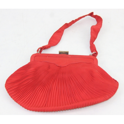 259 - Various vintage evening and clutch bags to include beaded and tapestry examples, the largest 26cm wi... 