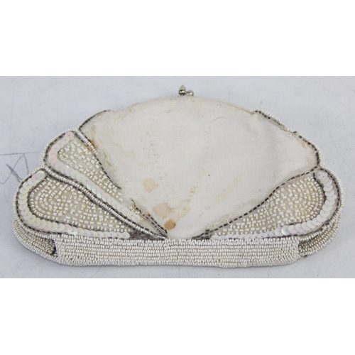 259 - Various vintage evening and clutch bags to include beaded and tapestry examples, the largest 26cm wi... 