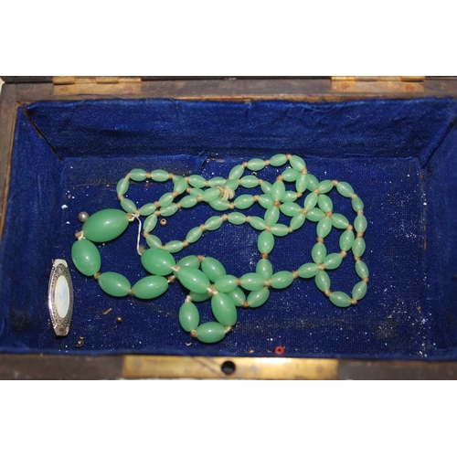 Costume jewellery, mostly new old stock in presentation boxes but to ...