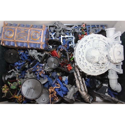 Warhammer 40000 Conquest box with a large qty of assorted figures ...