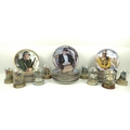A group of twenty seven John Wayne, Franklin Mint collector's plates of two sizes, many with certifi... 