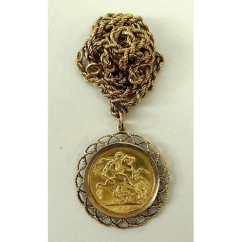 418 - An Edward VII gold sovereign, 1906, mounted in 9ct gold as a pendant, with a 9ct gold chain, 15.4g t... 