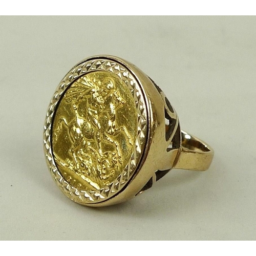 420 - A George V gold sovereign, 1912, mounted in a 9ct gold ring, size O, total weight 14.1g.