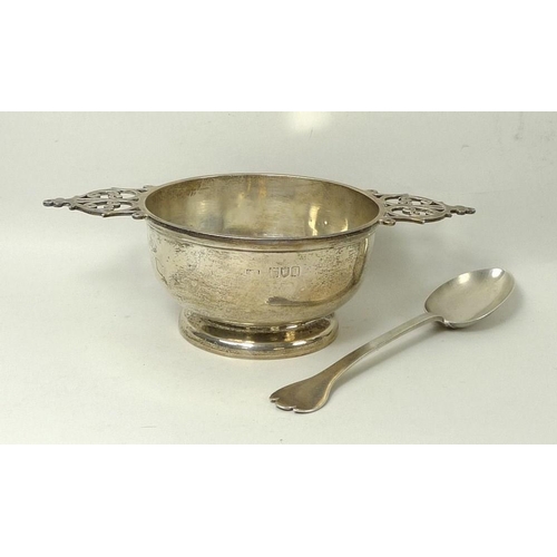 740 - A silver porringer and spoon Christening set, London 1896, Josiah Williams & Co, designed by George ... 