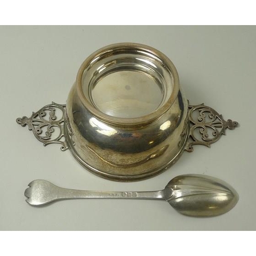 740 - A silver porringer and spoon Christening set, London 1896, Josiah Williams & Co, designed by George ... 