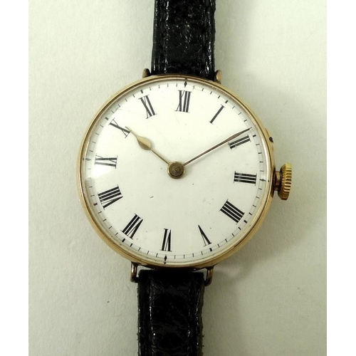 698 - A Swiss 14K gold lady's wristwatch, circa 1916, circular 28mm dial with black Roman numerals, keyles... 