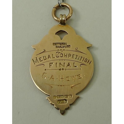 716A - A 9ct gold medal, Tideswell Golf Club, 1909, Medal Competition Final, G. A. Howe, 4cm, Fattorini & S... 