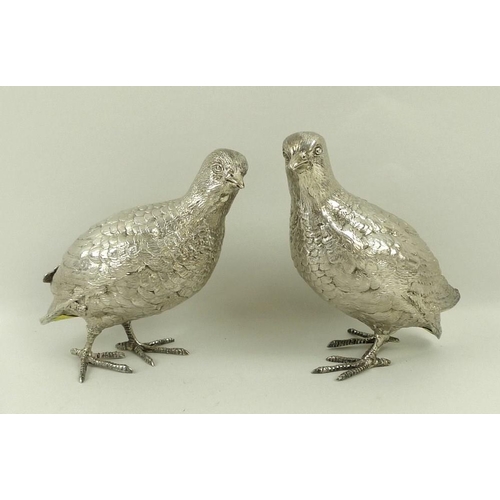 744 - A pair of silver partridges, London 1968, 16toz, 12cm.