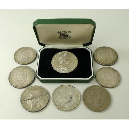 762 - A collection of coins comprising two Victorian silver 1887 crowns, two Victorian silver 1887 double ... 