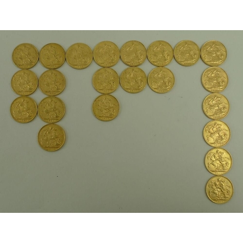 780 - A group of twenty two Edward VII gold sovereigns, comprising three 1903, four 1904, 1905, three 1906... 