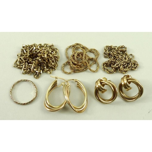 805 - A group of 9ct gold jewellery items comprising earrings, three chains, a tri-coloured ring and a pai... 