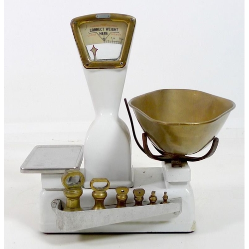 849 - A set of vintage Vandome and Hart Ltd, London, grocer's scales, white enamel, with brass pan and six... 