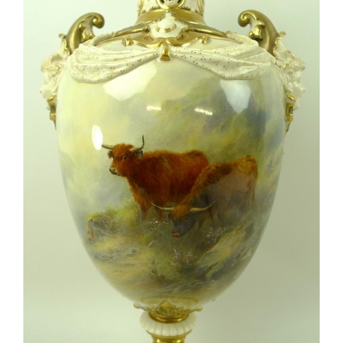 558 - A fine and large John Stinton Royal Worcester blush ivory porcelain vase and cover, of baluster form... 