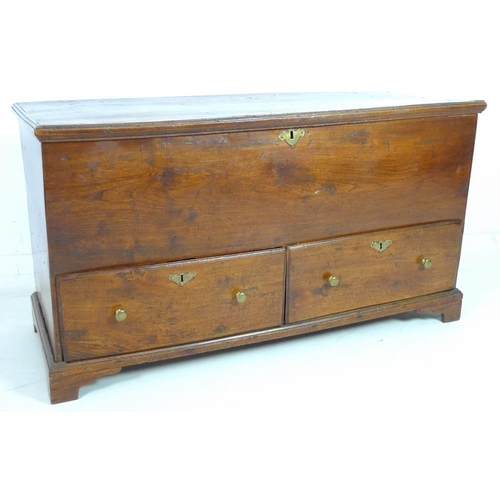 995 - A George I elm mule chest, the two drawers with brass knobs, a pit sawn two plank back and later Vic... 