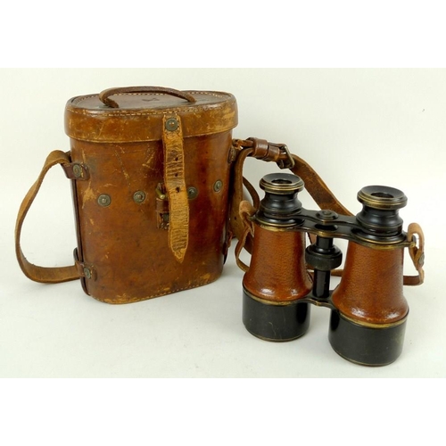 709 - A pair of WWI military field binoculars, Mk V Spcd Number 74658, complete with case marked 'G Battle... 