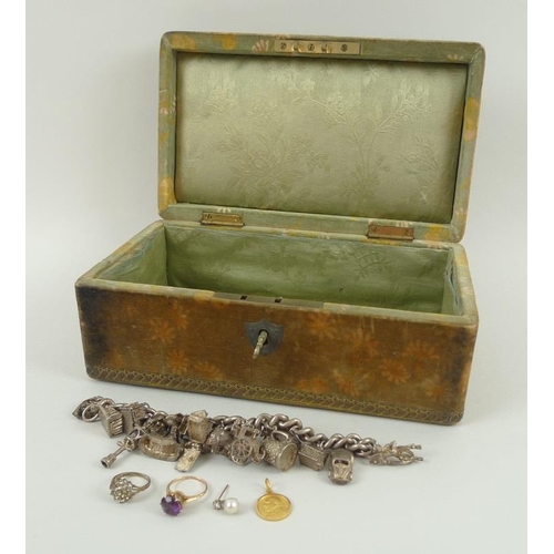 815 - A selection of jewellery including an 18ct gold charm of Pope John XXIII, marked 750, 3.2g , a 10ct ... 